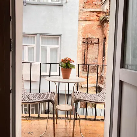 Cozy Flat 2 Min To Istiklal St, Second Floor