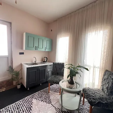 아파트 Cozy Flat 2 Min To Istiklal St, Second Floor