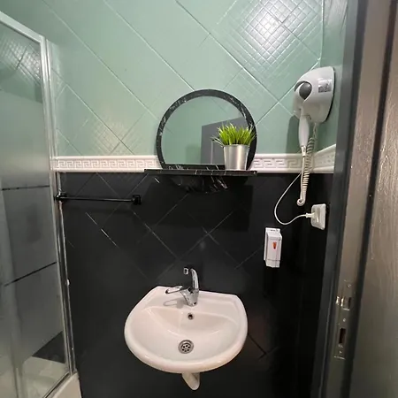 아파트 Cozy Flat 2 Min To Istiklal St, Second Floor 이스탄불